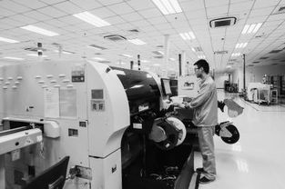 探訪智能工廠 技術(shù)開(kāi)發(fā)驅(qū)動(dòng)智慧顯威力，生產(chǎn)效率提升四成多